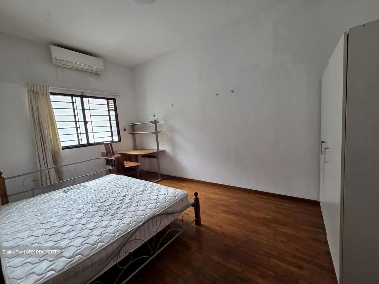 Sandy Lane (D15), Terrace #624101631